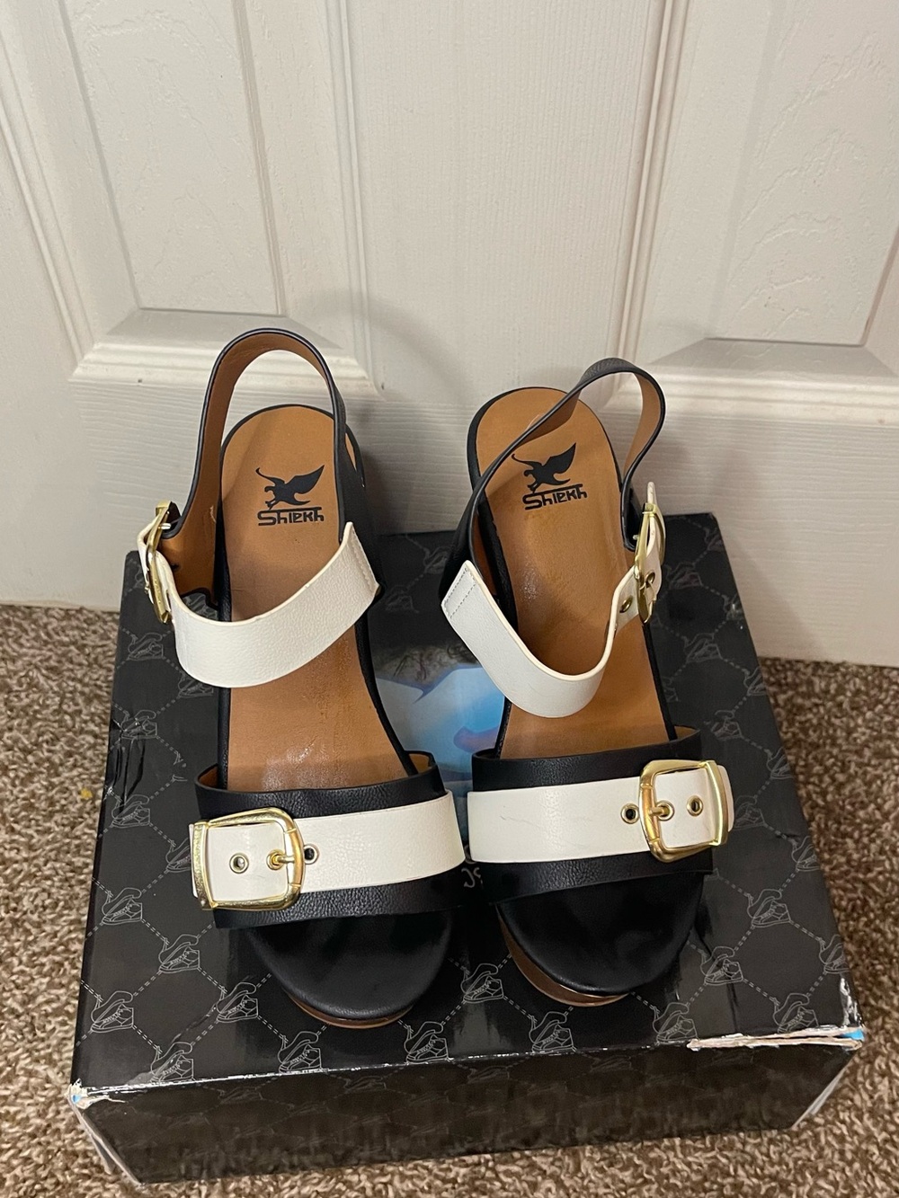 Shiekh Black and White Colorblock Wedge Sandals Gold Buckle